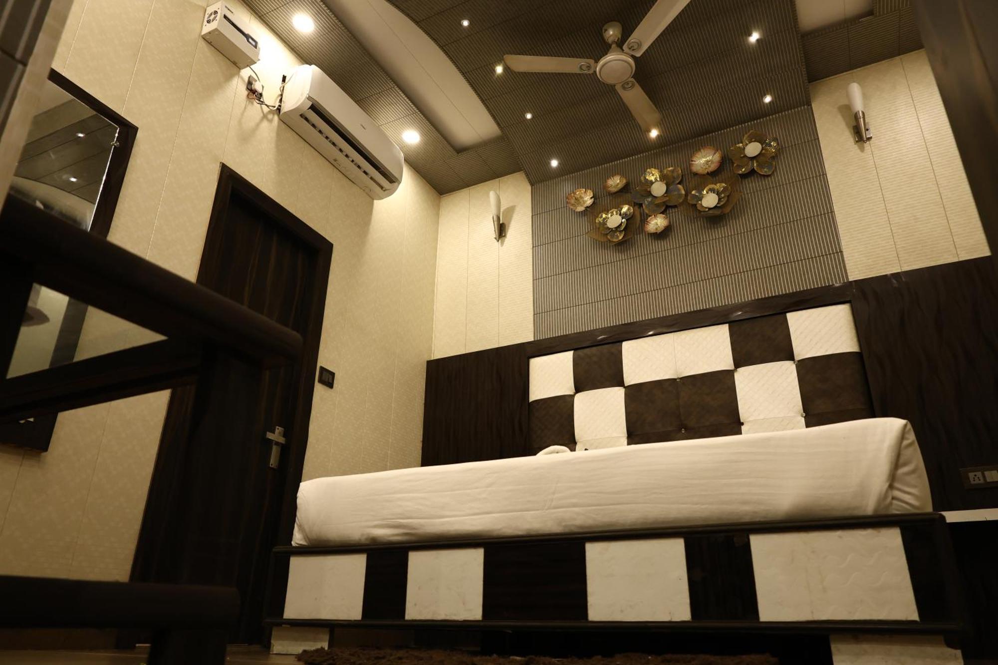 Hotel Pardesi 하리드와르 외부 사진